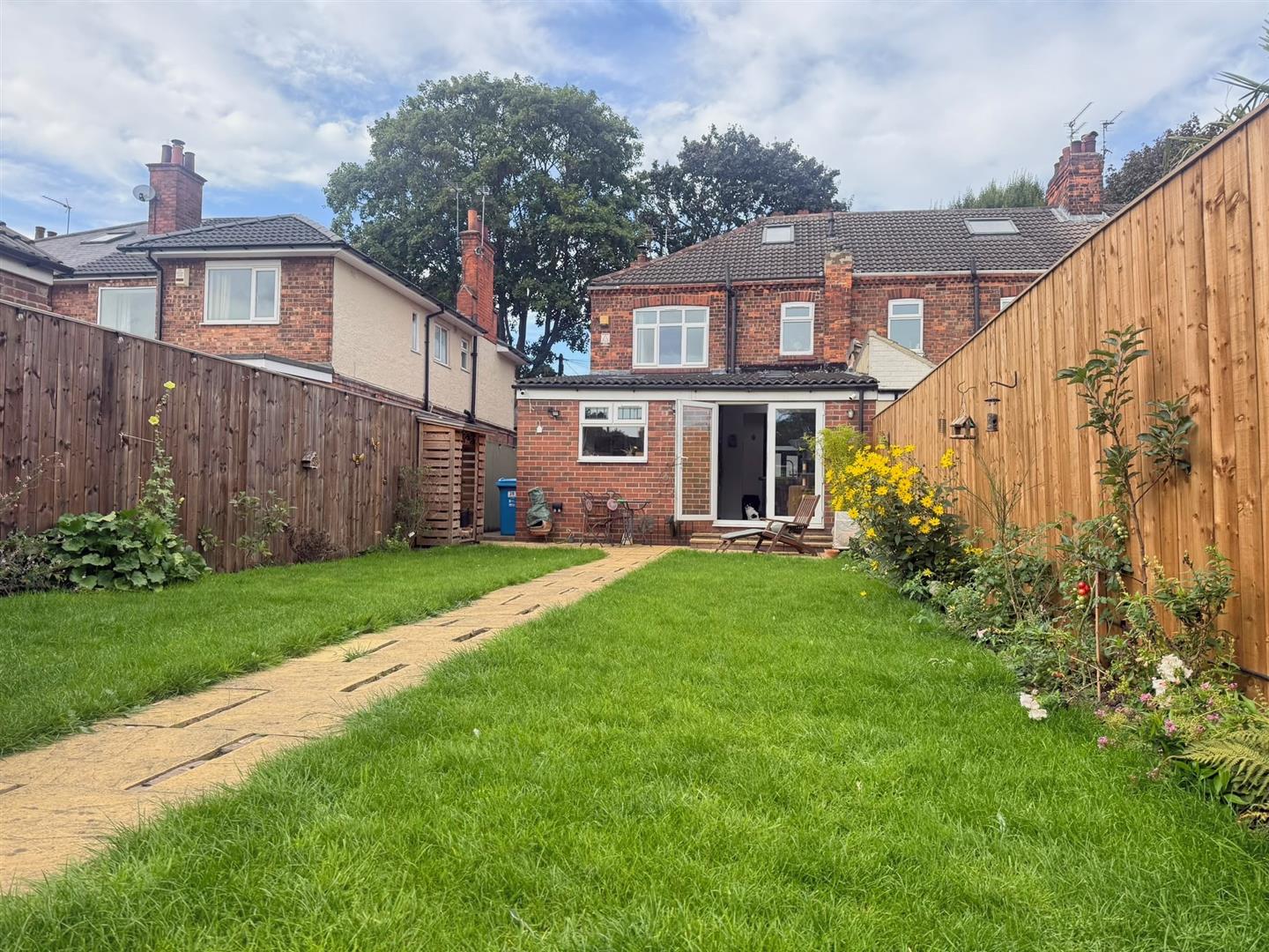 Desmond Avenue, Hull